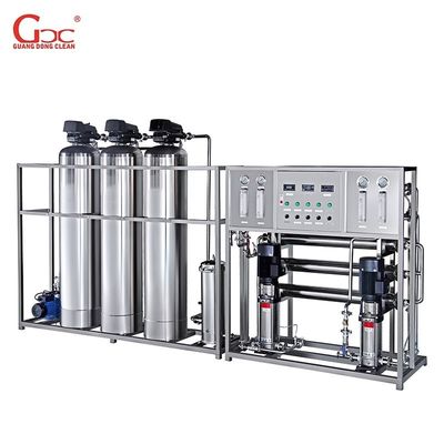 El hotel utiliza el esterilizador ULTRAVIOLETA del equipo puro del agua de la capacidad de 1500 GPD
